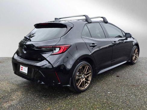 Used 2025 Toyota Corolla SE image 3