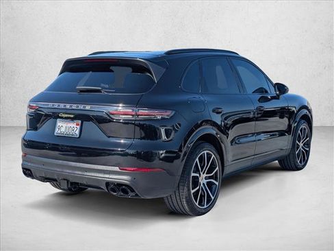 Used 2022 Porsche Cayenne Platinum Edition AWD/4WD image 5