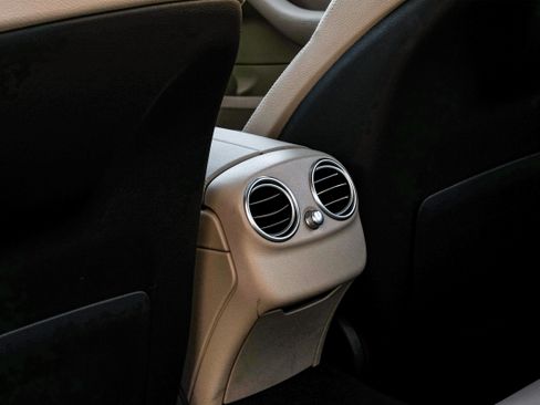 Used 2021 Mercedes-Benz C 300 Sedan image 40