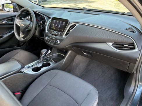 Used 2021 Chevrolet Malibu LS FWD image 25