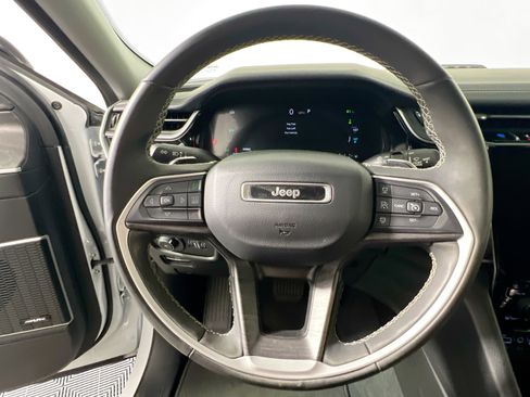 Used 2022 Jeep Grand Cherokee Limited 4xe image 17