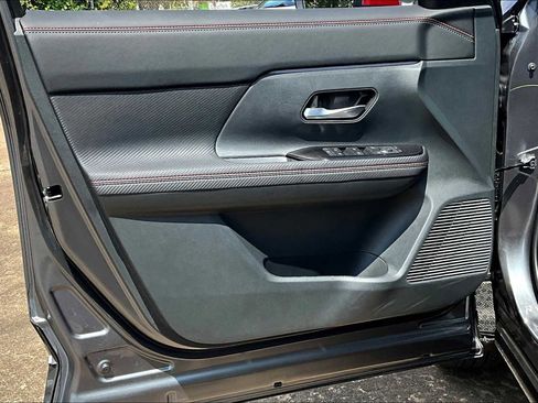 New 2025 Nissan Kicks SR image 16