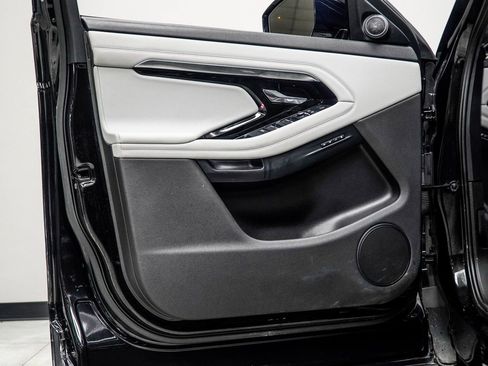 Used 2022 Land Rover Range Rover Evoque R-Dynamic SE image 30