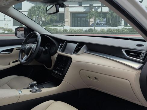 Used 2019 INFINITI QX50 Essential w/ Premium Heat Package FWD image 30