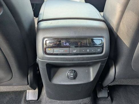 Used 2023 Hyundai Palisade SEL FWD image 17