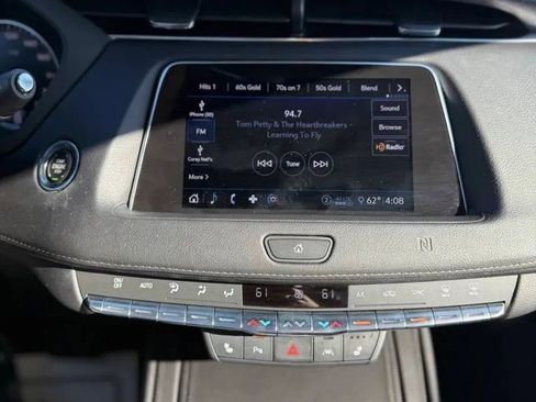 Used 2020 Cadillac XT4 Premium Luxury w/ Cold Weather Package AWD/4WD image 18