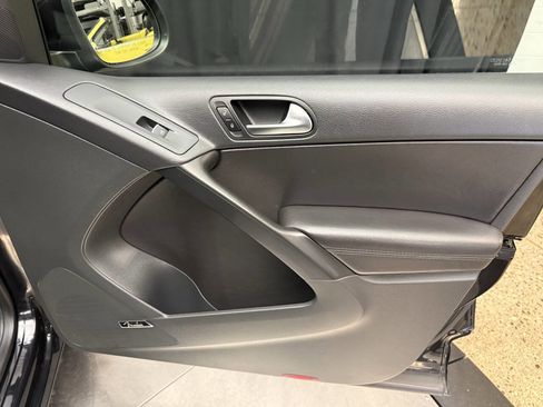 Used 2015 Volkswagen Tiguan SEL image 22