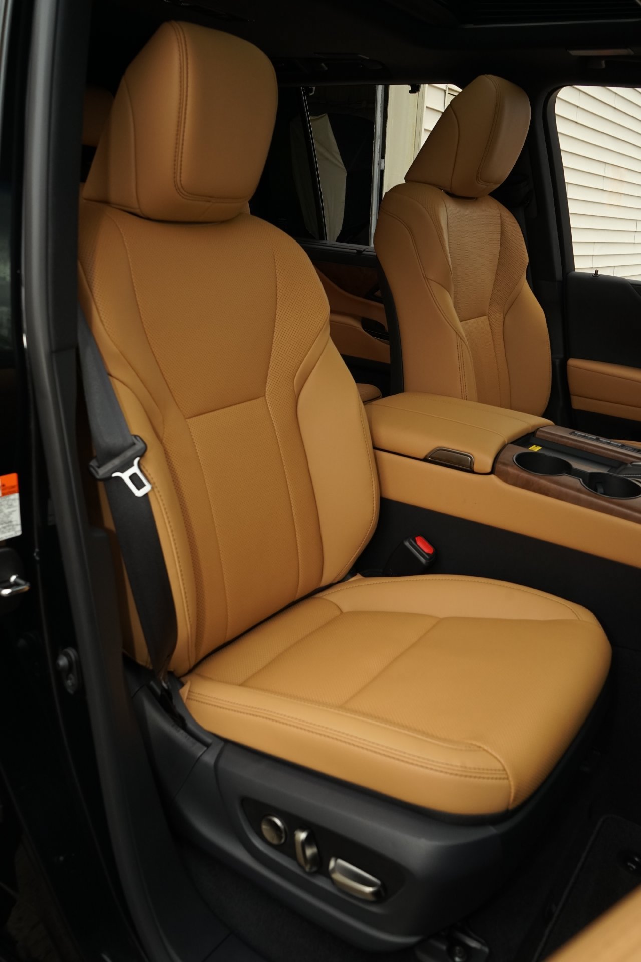 Used 2026 Lexus LX 600 4WD w/ Luxury Package image 10