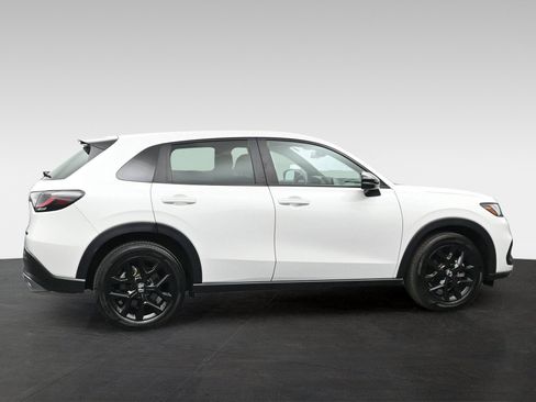 Used 2025 Honda HR-V Sport image 5