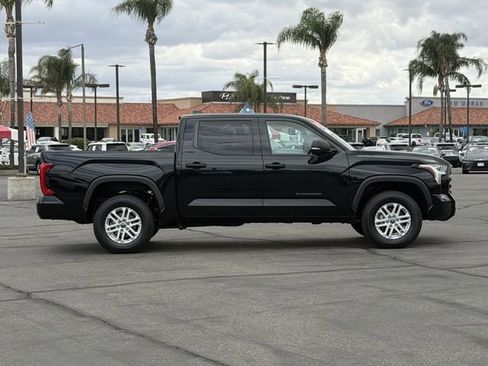 Used 2024 Toyota Tundra SR5 w/ SR5 Convenience Package AWD/4WD image 4