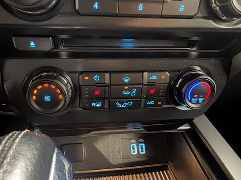 Used 2016 Ford F150 XLT w/ Equipment Group 302A Luxury AWD/4WD image 36
