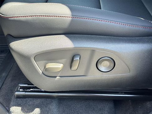 New 2026 Chevrolet Traverse Z71 w/ LPO, Floor Liner Package AWD/4WD image 23