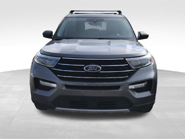 Used 2023 Ford Explorer XLT AWD/4WD image 9