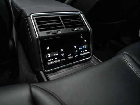 Used 2023 Porsche Panamera Platinum Edition RWD image 35
