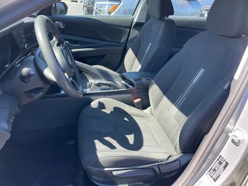 Used 2023 Hyundai Elantra SEL w/ Preferred Accessory Package image 7