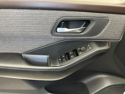 Used 2022 Nissan Rogue SV AWD/4WD image 22