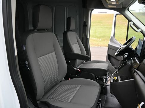 New 2026 Ford Transit 250 148 Medium Roof RWD image 33