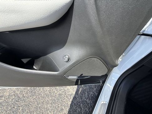 Certified 2025 Buick Envision Avenir AWD/4WD image 31