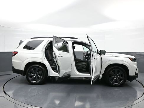 Certified 2023 Honda Pilot Sport image 41