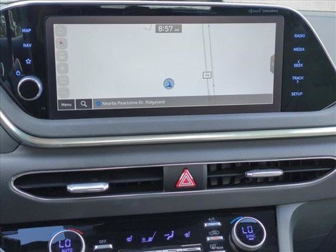 Certified 2023 Hyundai Sonata SEL w/ Convenience Package FWD image 13