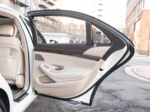 Used 2015 Mercedes-Benz S 550 Sedan w/ Premium 1 Package image 47