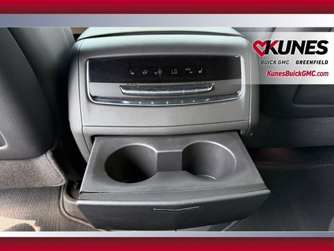 Used 2025 Cadillac Escalade Sport Platinum w/ LPO, Floor Liner Package AWD/4WD image 15