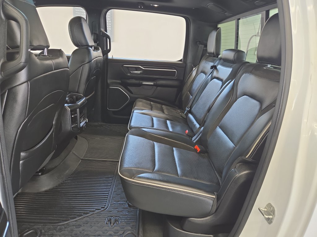 Used 2024 RAM 1500 Laramie AWD/4WD image 15