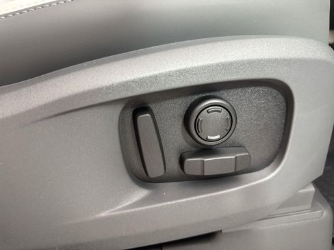 Certified 2025 Land Rover Defender 110 S image 34