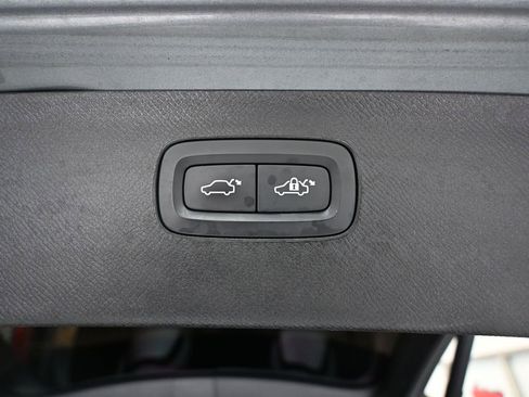 Used 2020 Volvo XC90 T5 R-Design image 46