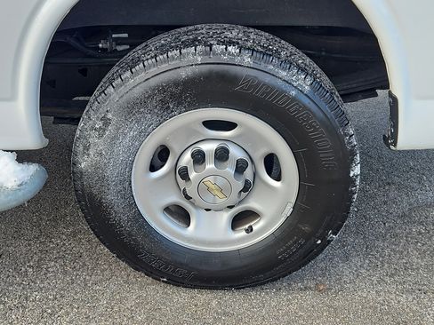 Used 2023 Chevrolet Express 2500 w/ Driver Convenience Package image 19