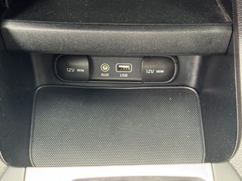 Used 2020 Kia Forte LXS FWD image 25
