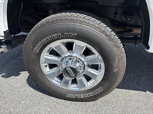 Used 2022 Ford F350 Platinum AWD/4WD image 17