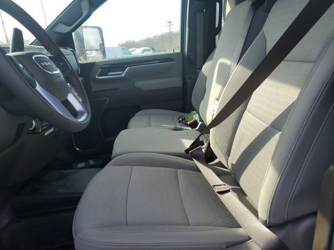 New 2025 GMC Sierra 3500 SLE w/ SLE Convenience Package image 17