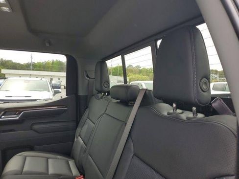 New 2026 GMC Sierra 1500 SLE w/ X31 Off-Road Package AWD/4WD image 12