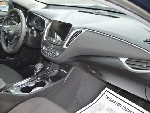Used 2022 Chevrolet Malibu LT FWD image 18