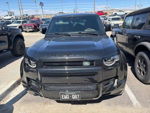 Used 2025 Land Rover Defender 110 X-Dynamic SE AWD/4WD image 2