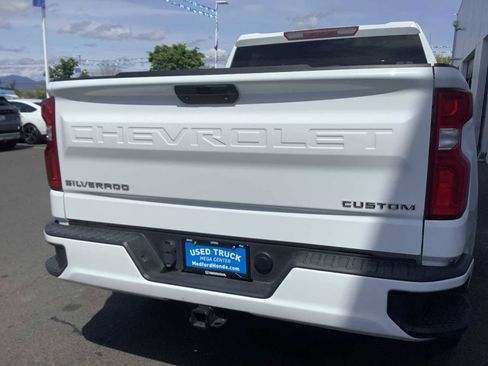 Used 2022 Chevrolet Silverado 1500 Custom image 5