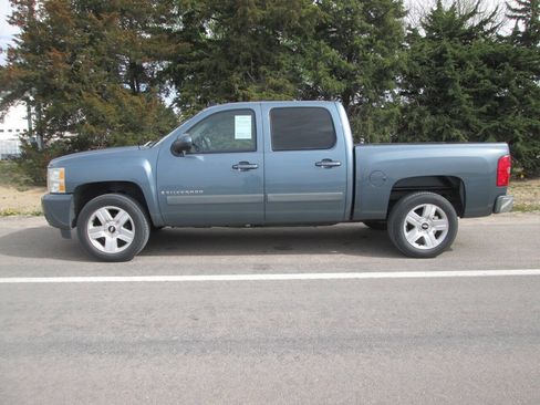 Used 2008 Chevrolet Silverado 1500 LTZ w/ Safety Package RWD image 2