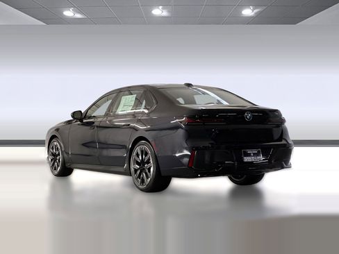 New 2026 BMW 740i image 3
