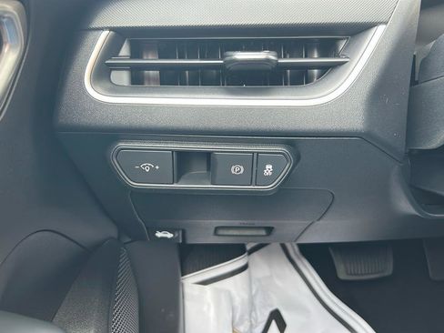 New 2025 Kia K4 LXS image 24