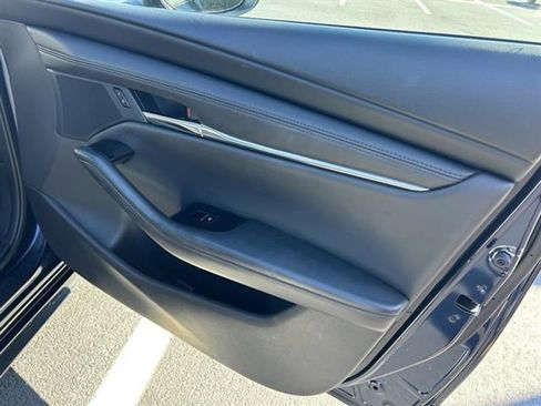 Used 2024 MAZDA MAZDA3 s image 19