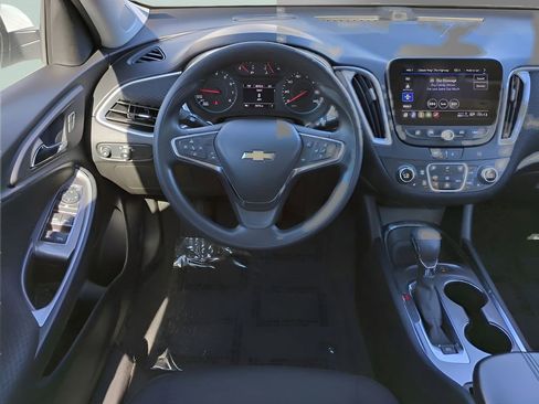Used 2024 Chevrolet Malibu LT image 17
