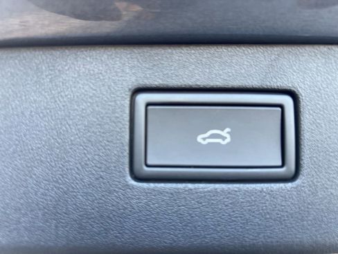 New 2026 Volkswagen Tiguan SE AWD/4WD image 11