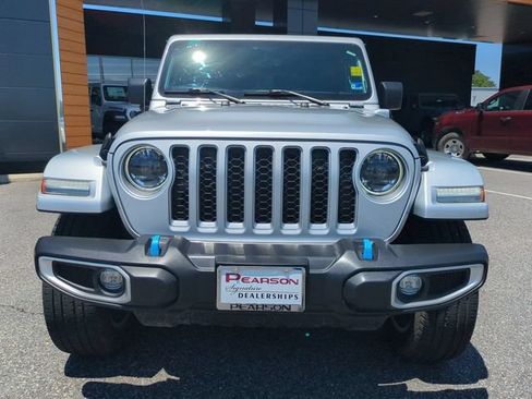 Used 2023 Jeep Wrangler Unlimited Sahara w/ Cold Weather Group AWD/4WD image 9