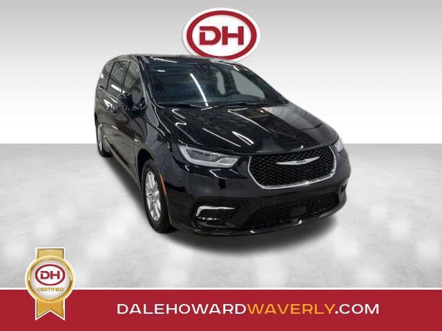 Used 2025 Chrysler Pacifica Select FWD image 1