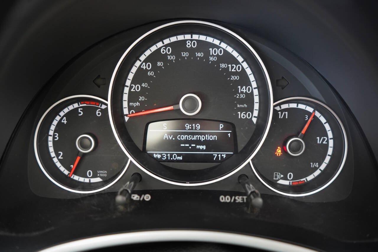 Used 2015 Volkswagen Beetle TDI FWD image 88