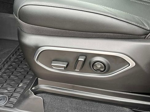 New 2026 Jeep Grand Wagoneer 4WD w/ Premium Group I image 25