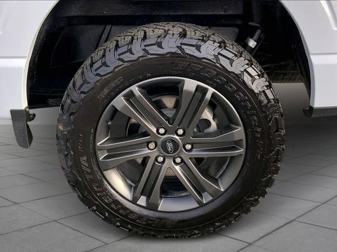 Used 2022 Ford F150 Lariat image 9