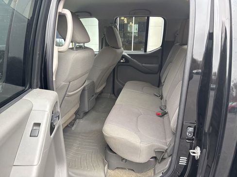 Used 2018 Nissan Frontier SV w/ Value Truck Package image 12