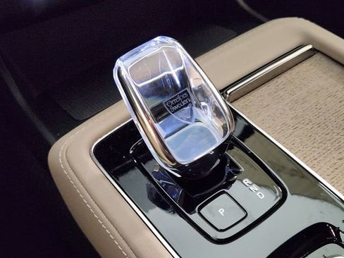 New 2026 Volvo XC90 T8 Plus w/ Protection Package Premier image 20